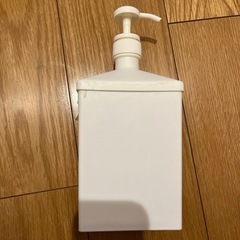 シャンプーリンスボディーソープ容器の画像