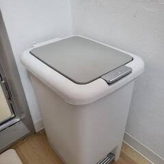このタイプのニトリのゴミ箱45L探しています！