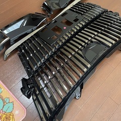 エスクァイア　ZWR80　ハイブリッド　前期　限定車ブラックメッキ　フロント　グリル　フォグランプベゼル　カバー　モール
の画像