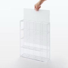 後ろが透けないアクリルコレクションボックス　約幅２７．５×奥行７×高さ３４．７ｃｍの画像