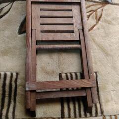 木製折り畳み椅子の画像