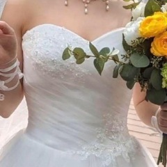 【2点セット】ウェディングドレス、カラードレスの画像