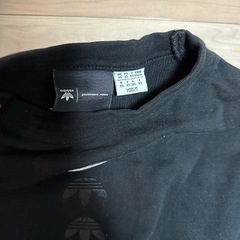 adidas XS （ジュニア150〜160）黒トレーナー　美品の画像