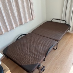 折りたたみベッド
