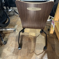 A-804 キャスター付き　椅子
の画像