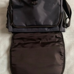 美品❣️紺ビニールショルダーバッグの画像