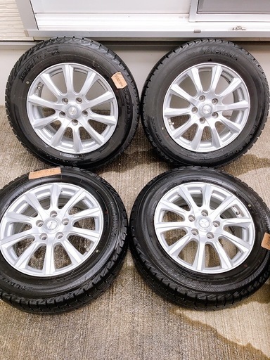 215/60R16　スタッドレスタイヤ　YOKOHAMA  iceGUARD