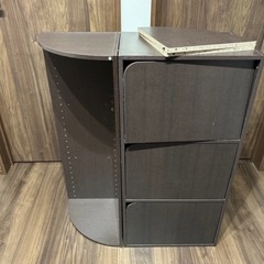 カラーボックス　扉付き　収納棚