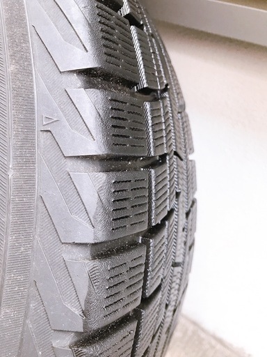 215/60R16　スタッドレスタイヤ　YOKOHAMA  iceGUARD