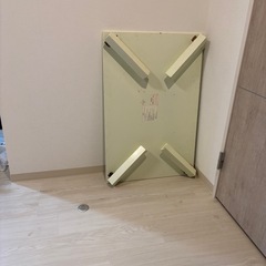 折りたたみセンターテーブルの画像