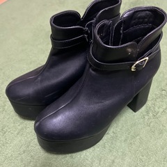 emuモカシン他、セーターなどお譲りしますの画像