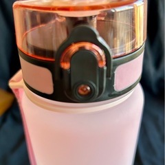 熱中症対策　1日の水分確保の水筒の画像