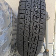 キューブの冬タイヤ4本ホイール付き＋タイヤ１本の画像