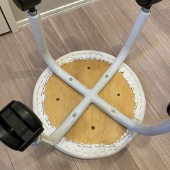 スツール　直径34センチ　高さ30センチ
の画像