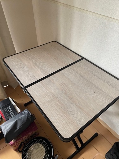 【お問い合わせ多数　都合が早い方を優先します】キャンプ　机