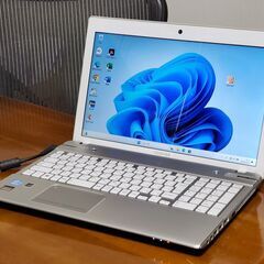 東芝 高品位アルミ 15インチ【win10+win11 起動8秒...