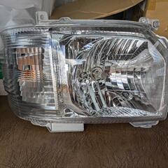【値下げ✨️✨️】【新車外し 良品】ハイエース 200 純正ヘッドライト 現行8型 左右セットの画像