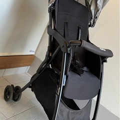 Aprica　B型ベビーカーマジカルエアーAG