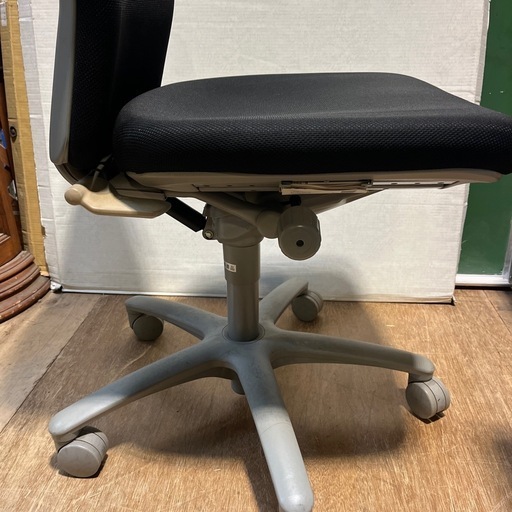 ☆  中古品  オカムラ事務椅子  事務用品  ②  ☆