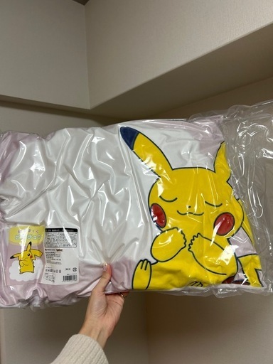 ピカチュウ　枕　ピカピカボックス