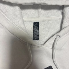 adidas アディダス パーカー 裏起毛 白色 スウェット レディース Mサイズの画像