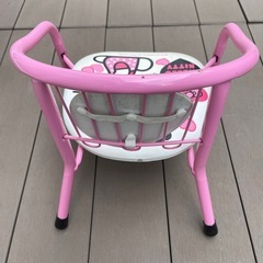 決まりました！（無料）キッズ用イス（ハローキティ）の画像