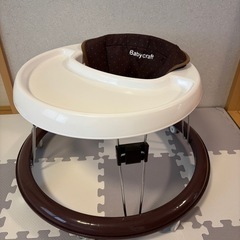 ベビーウォーカー　　歩行器