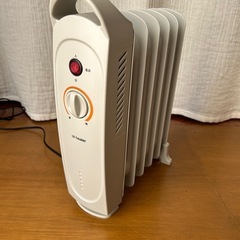 【受け渡し者決定】【難有り】小型オイルヒーター
