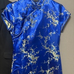 青のチャイナ服の画像
