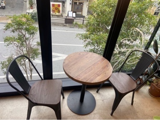 カフェテーブル