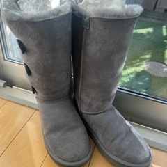UGG アグ ベイリーボタン トリプレット　ムートンブーツ 23cmの画像
