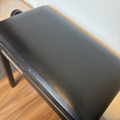 ピアノ椅子の画像