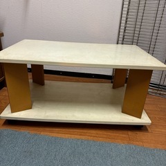 キャスター付き リビングテーブル
の画像