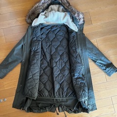 ローリーズファーム　コート　L
の画像