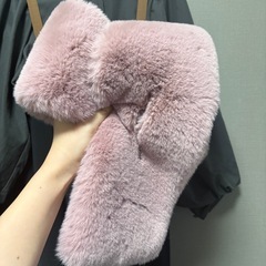 ピンクのふわふわマフラー