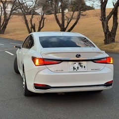 格安極上！令和2年！走行約29000km！レクサスES300h バージョンL！車検付！の画像