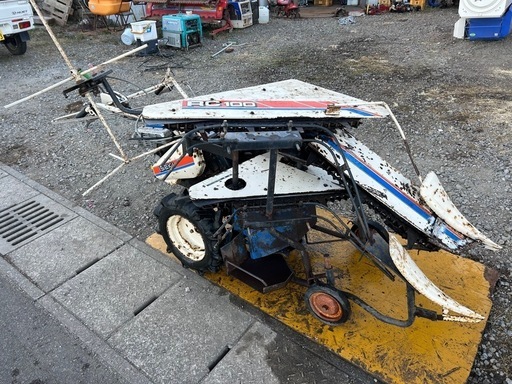 イセキ　コーンカッター　コーンハーベスタ コーン刈取機 RC100　ハーベスタ　刈取 とうもろこし　玉蜀黍　簡易始動動画 あり