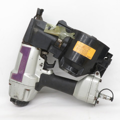 makita マキタ 65mm エア釘打 ケース付 AN621 中古 【工具専門店 テイクハンズ金沢野々市店】の画像