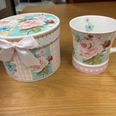 【ロイヤルアーデン】 ギフトボックス入り　マグカップ　小物入れ　ローズ　バラ　薔薇の画像