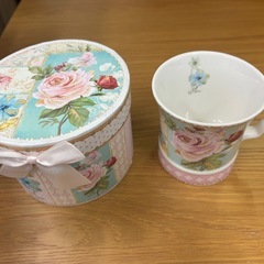 【ロイヤルアーデン】 ギフトボックス入り　マグカップ　小物入れ　ローズ　バラ　薔薇の画像