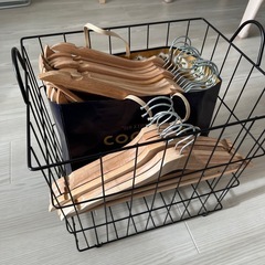 IKEA木製ハンガー32本とランドリーラック