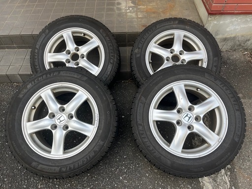 ミシュランスタッドレス 1シーズン使用 215/60/16