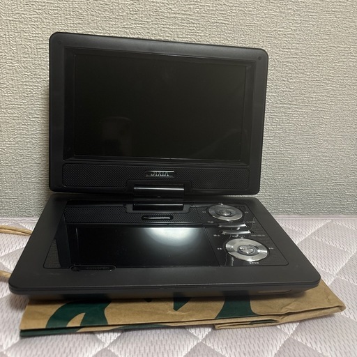 9インチポータブルDVDプレーヤー