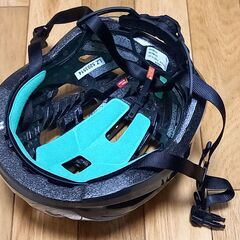 ほぼ新品 自転車用ヘルメット LAZER Tonic KinetiCore AF チタニウムカラー Sサイズの画像