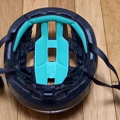ほぼ新品 自転車用ヘルメット LAZER Tonic KinetiCore AF チタニウムカラー Sサイズの画像