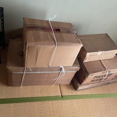 7段飾りの雛人形の画像