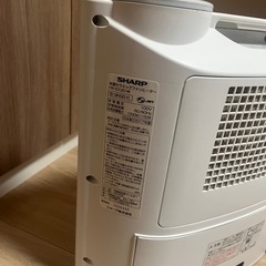 シャープ　加湿器付き電気ヒーターの画像