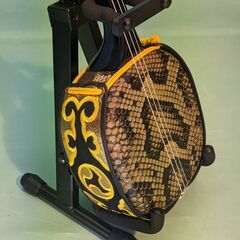 『新品未使用』沖縄三線・三味線 人工皮張りの画像