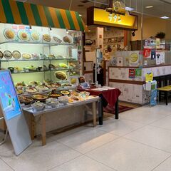 ファミリーレストラン スタッフ大大大募集中！