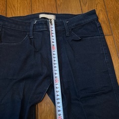 未使用UNIQLOスキニーデニムパンツ② の画像